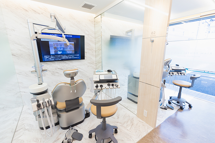 リアム歯科クリニック東大島 江東区 アニメーションなどを用いて視覚的にもわかりやすく説明を行う