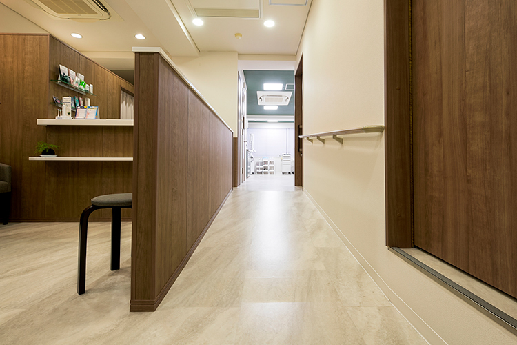 八丁堀かわむら歯科 広島市中区 院内はスロープを設置しバリアフリー対応