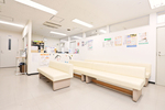 東新宿クリニック 新宿区 清潔感あふれる広々とした院内
