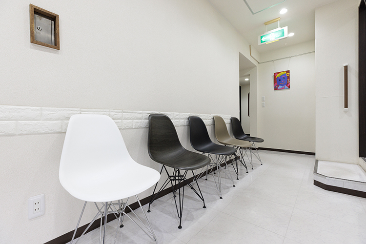 川越ホワイト歯科クリニック 川越市 24時間ウェブ予約が可能。キャッシュレス決済にも対応している