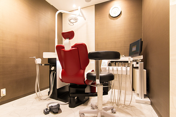 医療法人社団徳壮会 新津田沼歯科クリニック奏の杜 習志野市 診療スペースは個室もあり、プライベートに配慮している