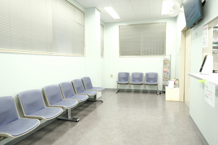 宇藤内科医院 川崎市中原区 清潔で広々とした待合室