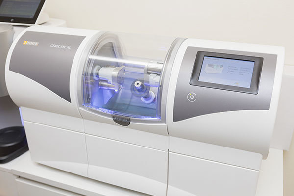 こまむら歯科クリニック 調布市 歯科技工物を作製するCAD／CAMシステムを導入