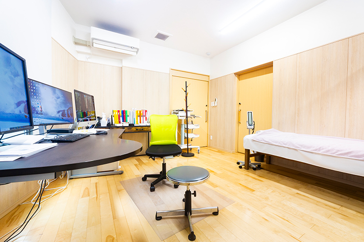 富長大谷内科クリニック 米子市 大谷正史院長は、2020年に父・富長将人先生より同院を継承