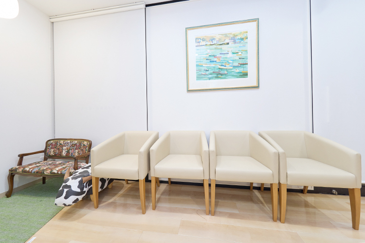 七里ガ浜歯科・矯正歯科 鎌倉市 白を基調としたおしゃれな院内