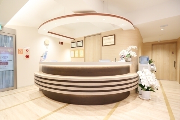 すがわら泌尿器科・内科 横浜市港北区 泌尿器科領域の病気は男性だけでなく、女性にも身近な病気である