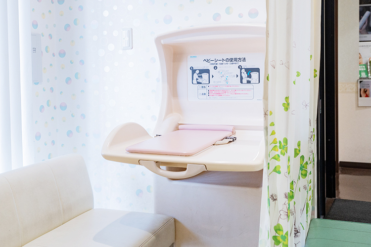 椎原眼科医院 霧島市 ベビーシートも設置されており、子ども連れでも安心