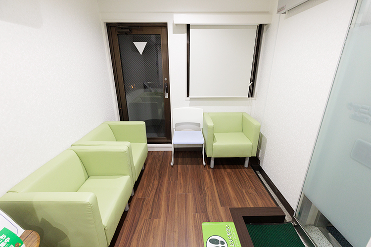 東中野糖尿病内科クリニック 中野区 温かみのある雰囲気の院内は訪れる患者をリラックスさせてくれる