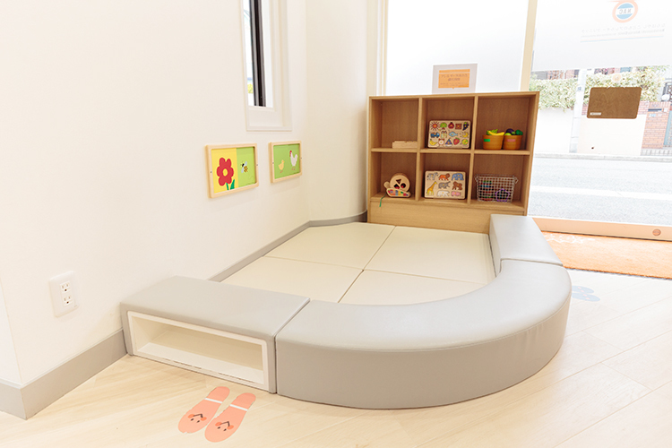 ならばやしこどものアレルギークリニック 神戸市東灘区 クリニックの中央部分にはキッズルームを完備