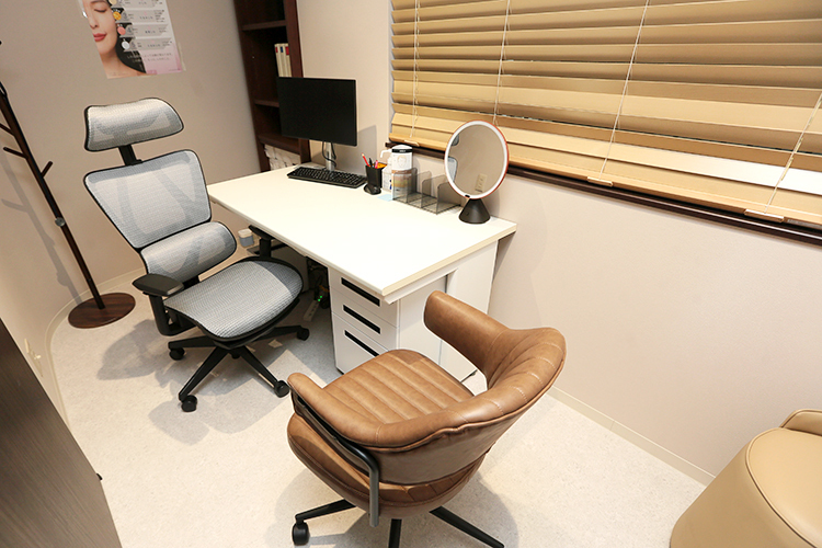 AMIRI CLINIC 大阪市中央区 経験豊富な医師や看護師、技術者など熟練した専門家による診療