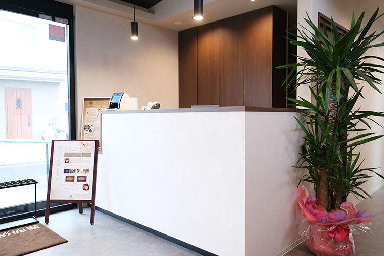 西所沢えぬ歯科・矯正歯科 所沢市 スタッフが明るく迎え入れてくれる