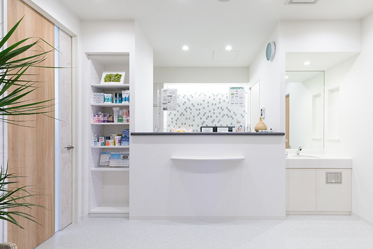 オーラルクリニックあさひろ 横浜市港南区 清潔感があり、幅広い層が通いやすいクリニック