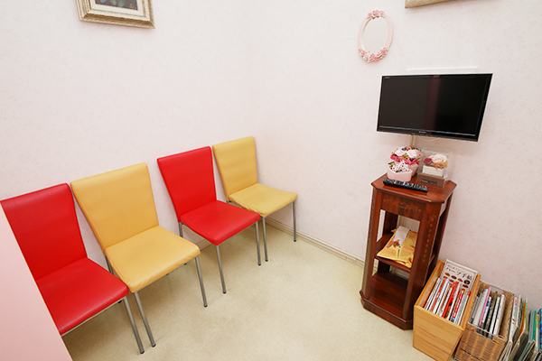 もりもと泌尿器科クリニック 堺市南区 女性専用の待合室も完備