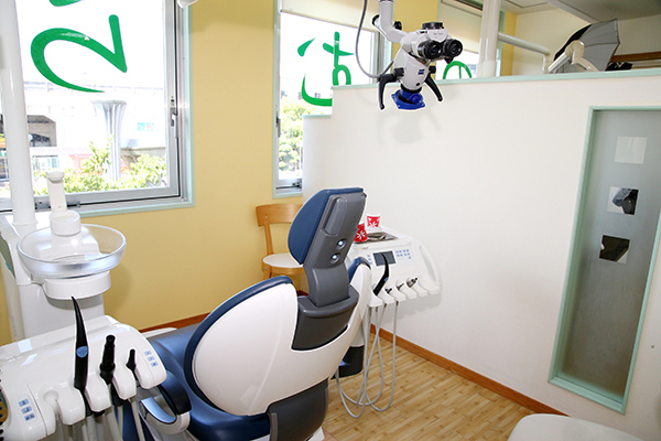 のむら歯科・矯正歯科 四條畷市 半個室で落ち着いて治療が受けられる