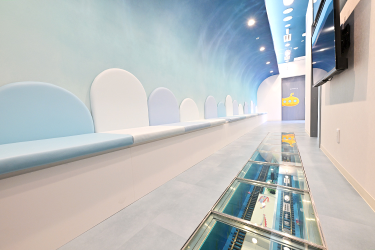 アクアキッズクリニック東池袋院 豊島区 待ち時間を子どもが楽しく過ごせる工夫を施す