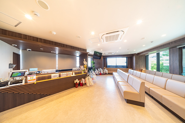 鷺沼うすい眼科 川崎市宮前区 院内は広々としている。自動精算機を導入する