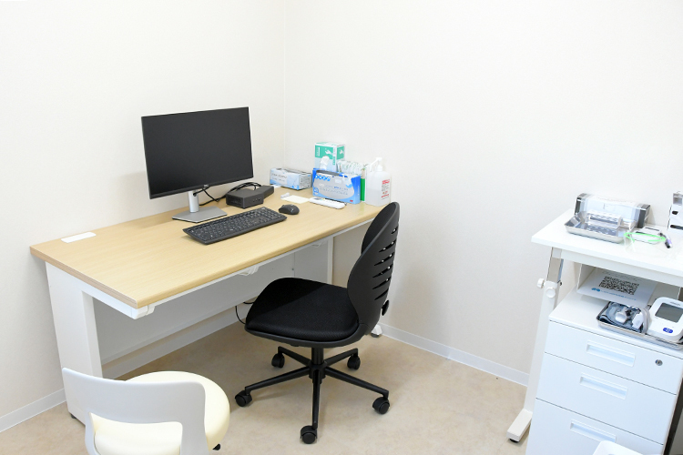 しばた内科呼吸器クリニック 柏市 発熱患者専用の待合室・診察室を完備。感染症対策も徹底している