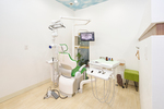 久我山あおぞら歯科医院 杉並区 ユニットは半個室。落ち着いて治療を受けられる