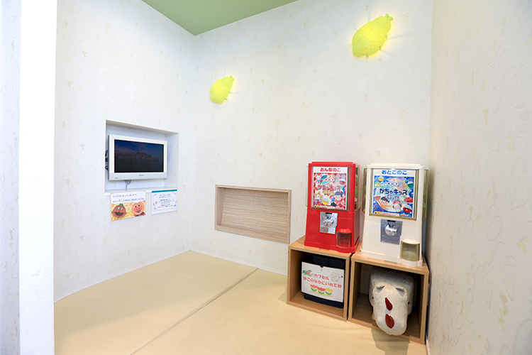 うおずみ歯科クリニック 額田郡幸田町 キッズルームを設置、小児歯科・小児矯正にも注力している