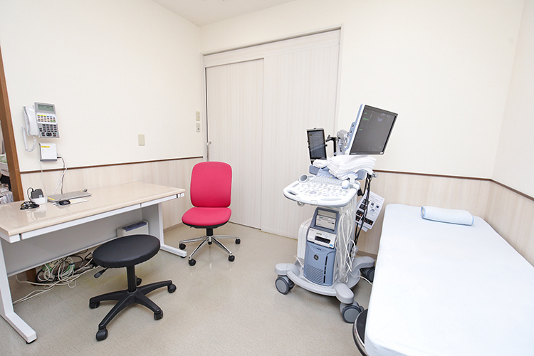 鷺沼産婦人科 川崎市宮前区 清潔に保たれた落ち着いた雰囲気の診察室