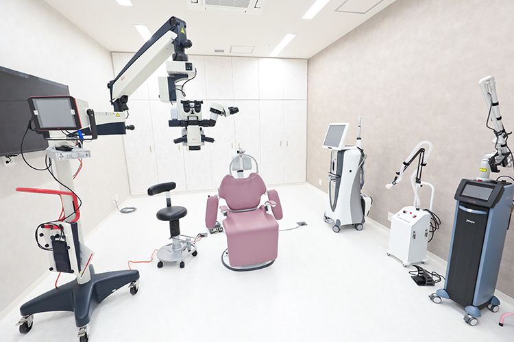 愛新覚羅クリニック 中央区 白内障や円錐角膜などの手術に対応する