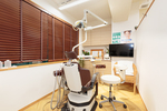 岡本歯科ロコクリニック 神戸市東灘区 ウッドカラーを基調とした温かみのある治療室