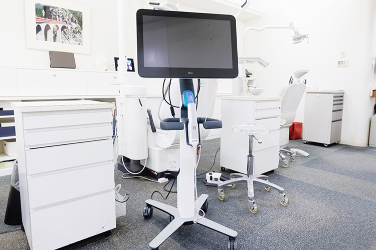 保田矯正歯科 西宮市 口腔内スキャナーなど先進のデジタル機器を使用した治療