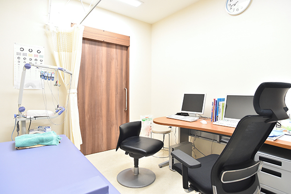 ふくだクリニック 神戸市北区 診察室。「しっかりコミュニケーションを取りたい」と院長