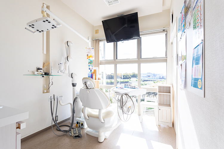 オカダデンタルオフィス 宇都宮市 先を見据え、患者の価値観やライフステージに合わせて治療する