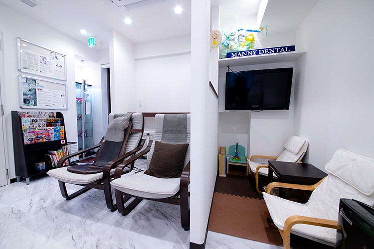 マニーデンタル 世田谷区 清潔感のある待合室