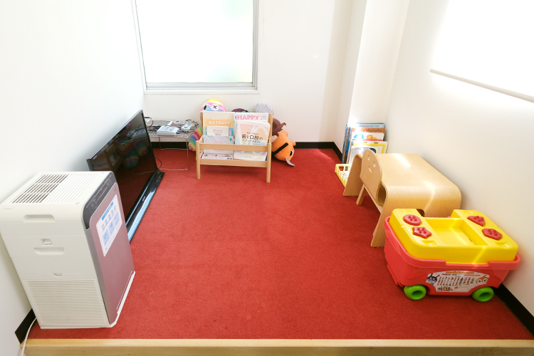 黒岩歯科医院 久留米市 待合室にはキッズスペースも完備