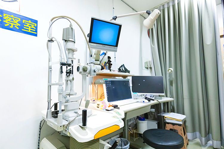 南砂町駅前にこにこ眼科 江東区 幅広い症状に対応し、日帰り手術にも対応している同院