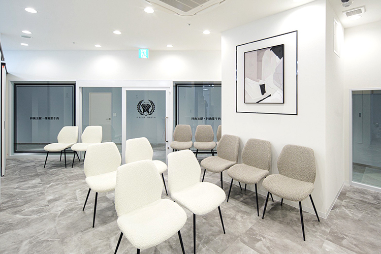 西千葉歯科・矯正歯科 千葉市中央区 白を基調とした清潔感あふれる院内