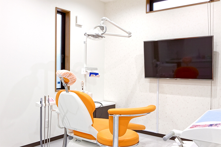 すずかけ歯科 鎌ケ谷市 落ち着いて治療が受けられる個室の診療室