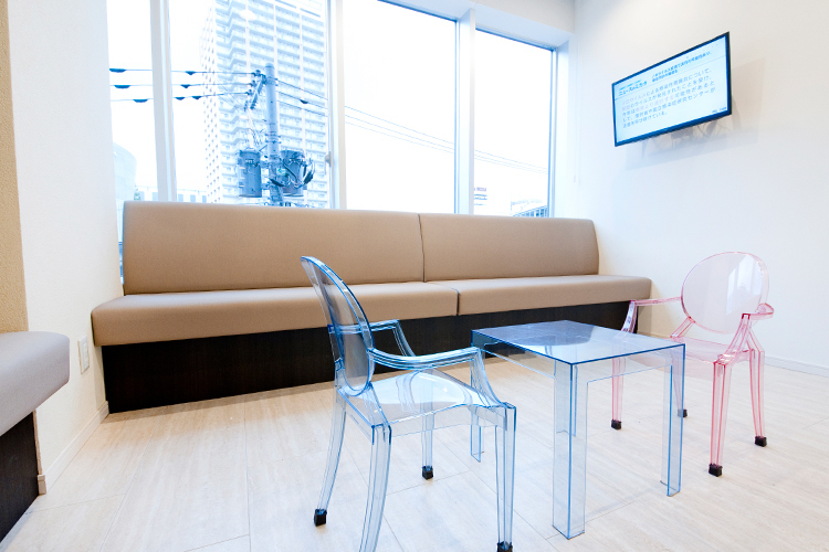 こがねい耳鼻咽喉科クリニック 小金井市 明るく広々とした待合