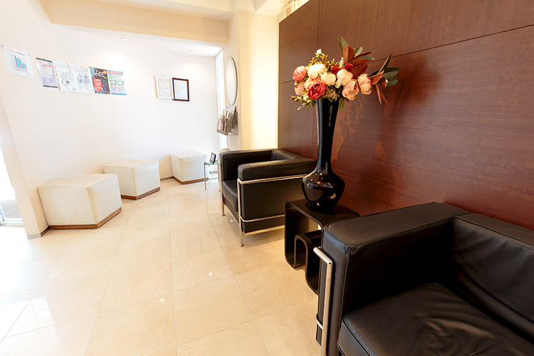 米澤歯科醫院 西宮市 落ち着いた雰囲気の待合室