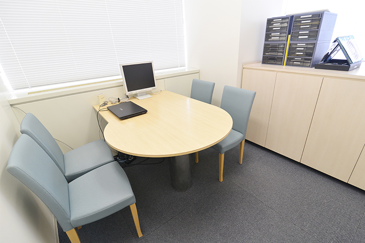 セントラルアイクリニック 名古屋市中村区 カウンセリング室は、じっくりと話せるように個室となっている