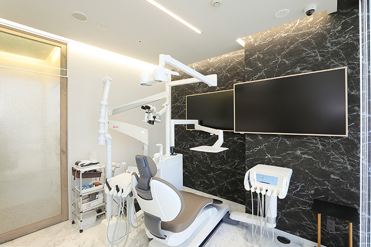 こう歯科矯正歯科 名古屋市中川区 完全個室の診療室となり、感染症対策にも力を入れる