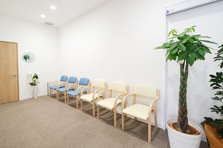 りひと歯科クリニック 新座市 明るく清潔感のある院内