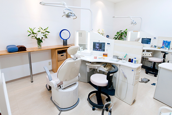 河津歯科医院 台東区 清潔な院内を保つために、空調にもこだわった診察室