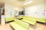 金子耳鼻咽喉科クリニック 宇都宮市 広々とした待合室