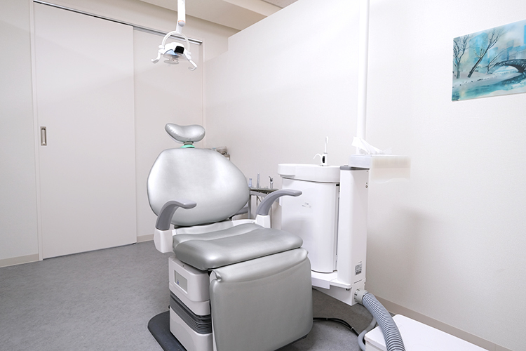 牛久保矯正齒科 八王子市 治療室、患者一人ひとりと真摯に向き合うことを重視