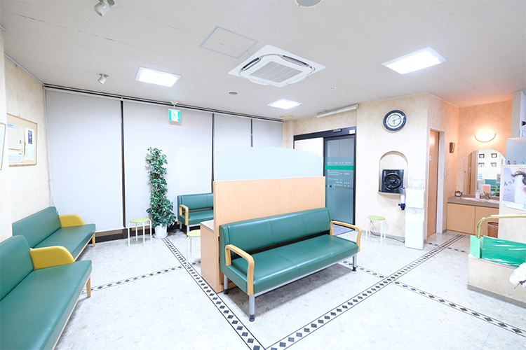 武蔵境眼科医院 武蔵野市 広々とした待合室