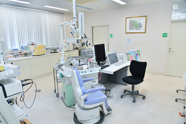 よしむら耳鼻咽喉科・内科・呼吸器内科 藤沢市 院長の恵理子先生は耳鼻咽喉科が専門。優しい笑顔で接してくれる