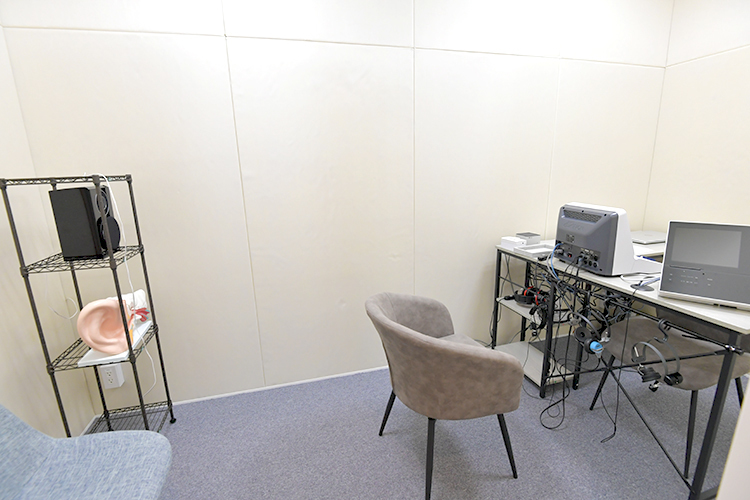 しみず耳鼻咽喉科クリニック 京都市北区 補聴器の外来では、検査からフィッティングまでサポート