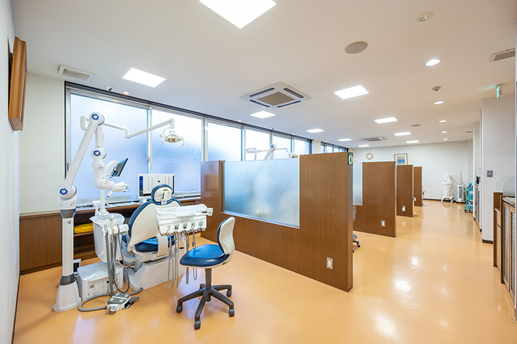 荒木歯科医院 筑紫野市 経験豊富な院長が診療にあたる