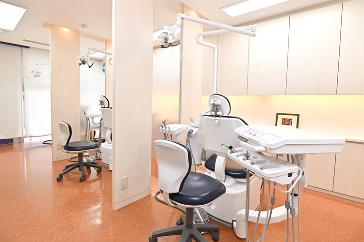 神保矯正歯科 川崎市高津区 矯正装置にはバリエーション豊富なブラケットを使用