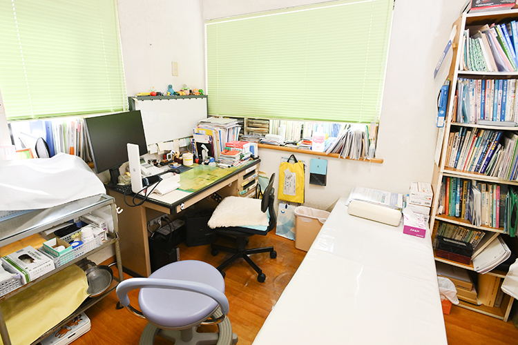 宮崎医院  川崎市中原区 診察室。近隣の医療機関と連携もしているので安心だ