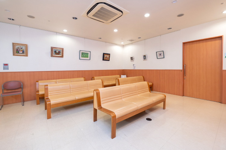 こばやしクリニック 四街道市 安心して通えるよう、案内表示や動線にも工夫が施されている