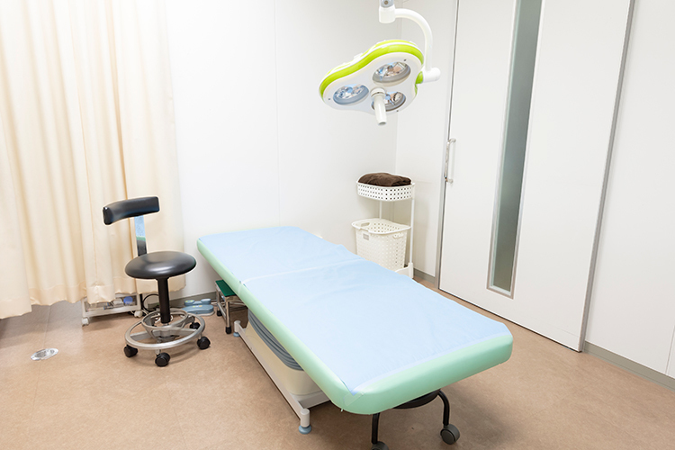 つかもと形成外科・創傷クリニック 神戸市垂水区 用途に合わせて治療室も分けられている